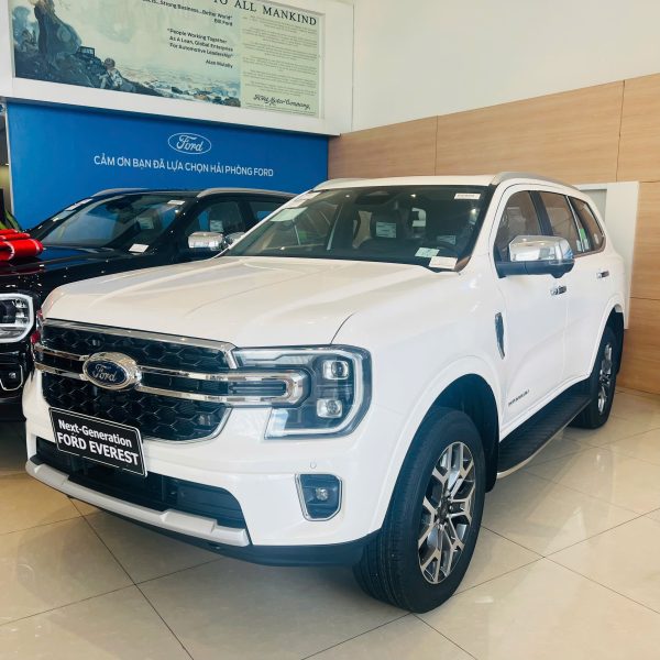 Ford Everest Titanium 2 cầu 4x4 trưng bày tại Ford Hải Phòng