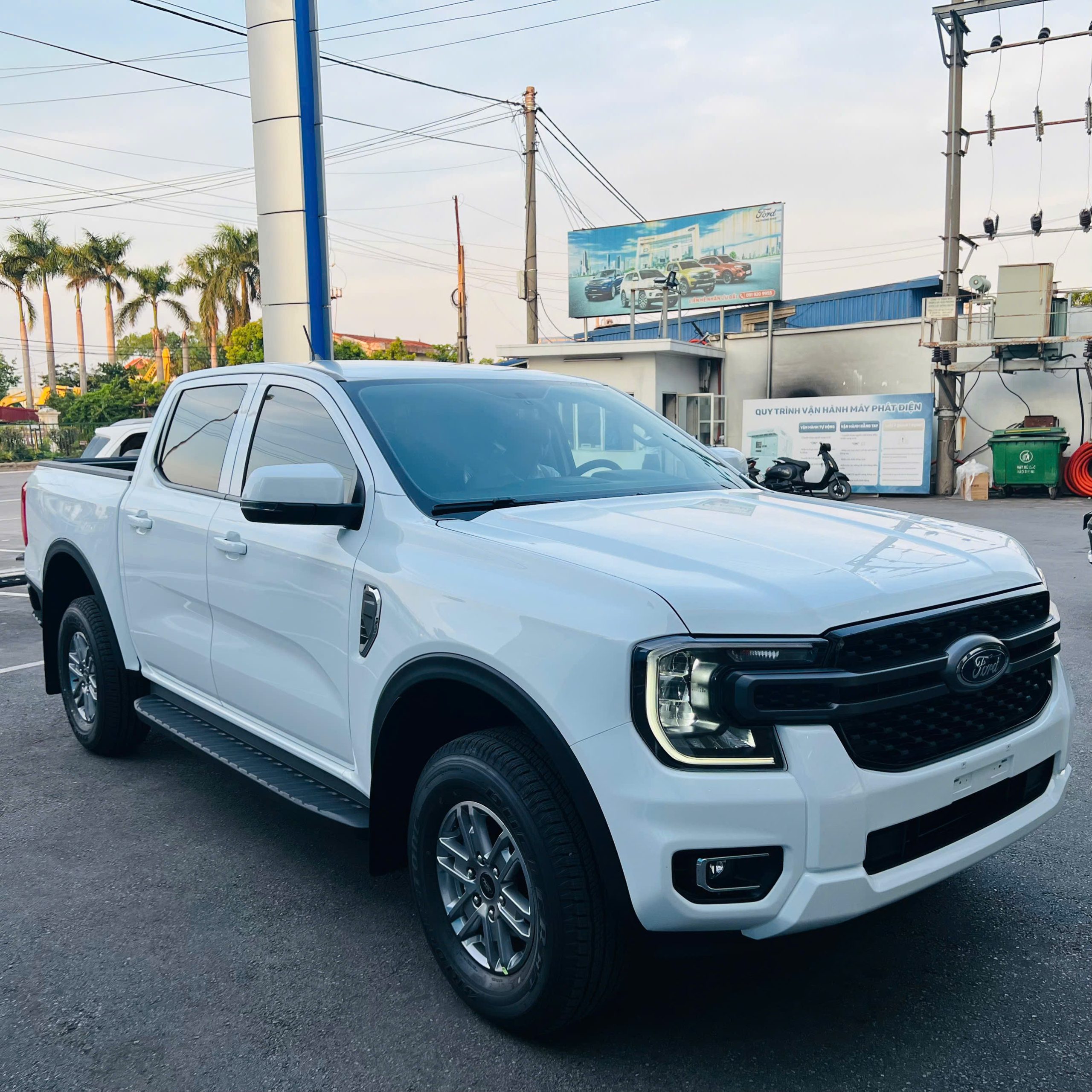 Ranger XLS 1 cầu có sẵn giao ngay tại Ford Hải Phòng