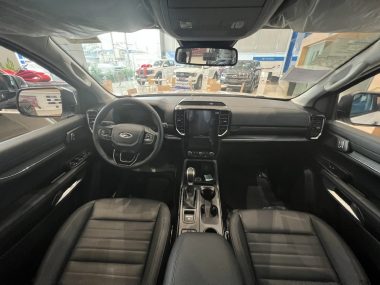 Nội thất xe Ford Everest Sport SE